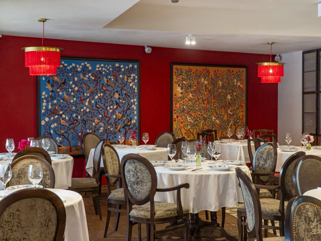 Экспрессивный символизм, трагикомедия Куилтера и парижское бистро &mdash; куда пойти после работы  фото