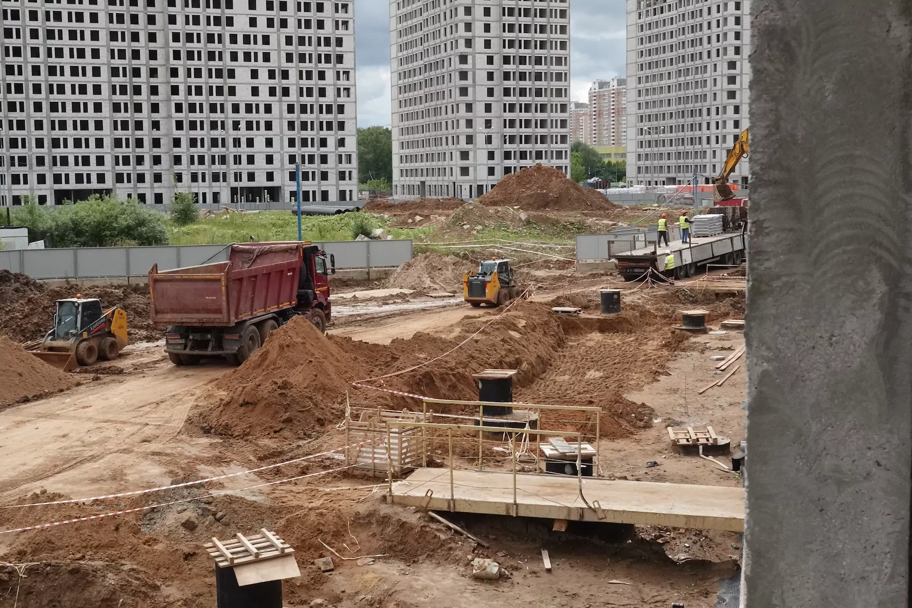 Специалисты завершили монолитные работы в детском саду в Филимонковском районе, фото