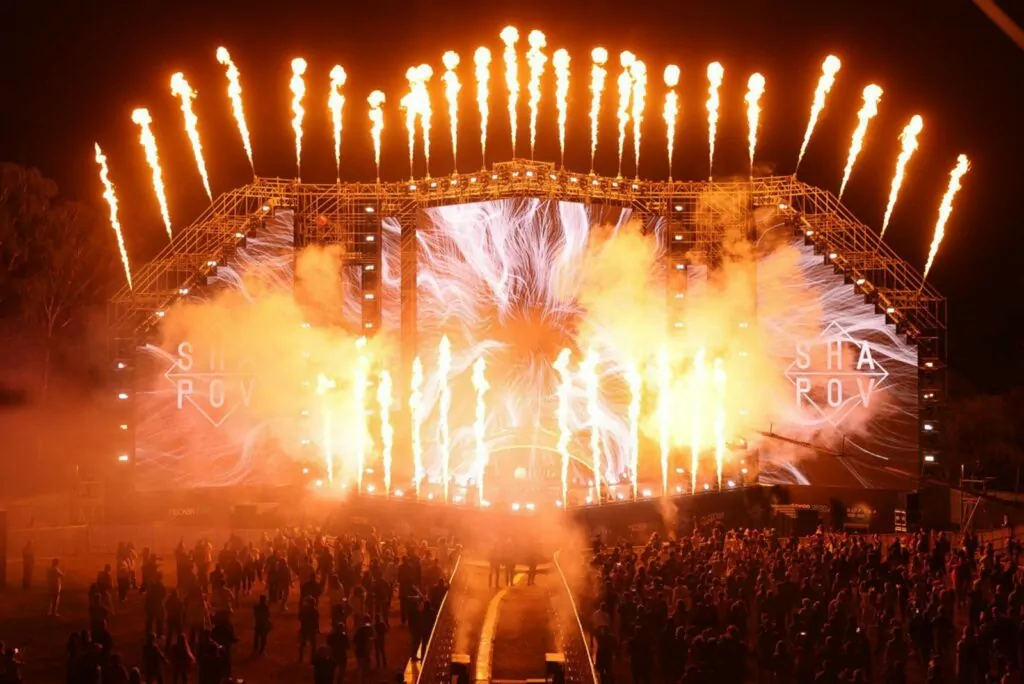 Единственный в мире: москвичей приглашают на территорию электронной музыки «Портал 2030–2050» Единственный в мире: москвичей приглашают на территорию электронной музыки «Портал 2030–2050» фото