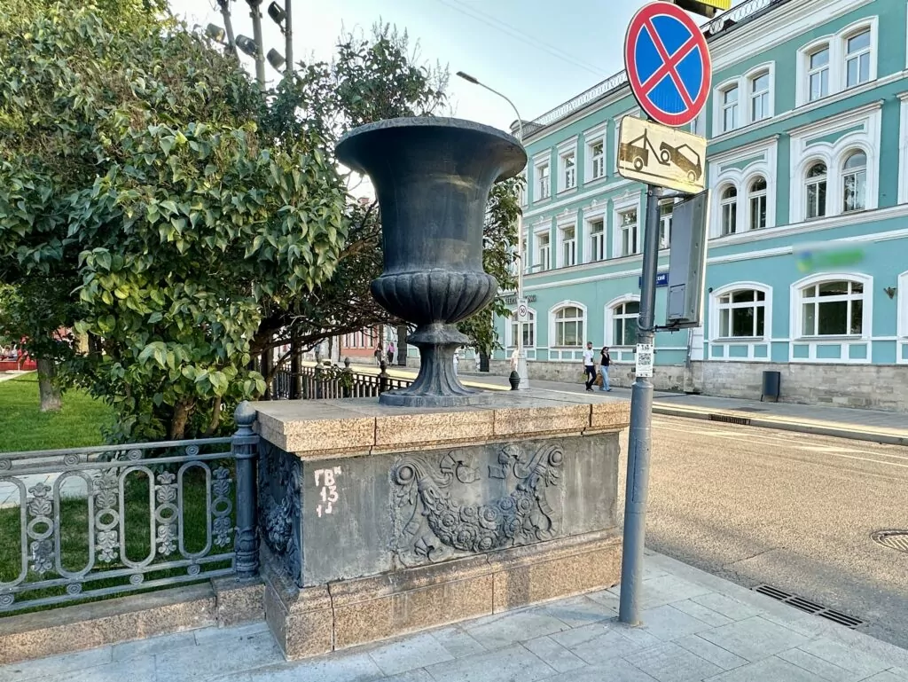 Тверская — Чистые пруды: вторая часть маршрута по аллеям Бульварного кольца Тверская — Чистые пруды: вторая часть маршрута по аллеям Бульварного кольца  фото