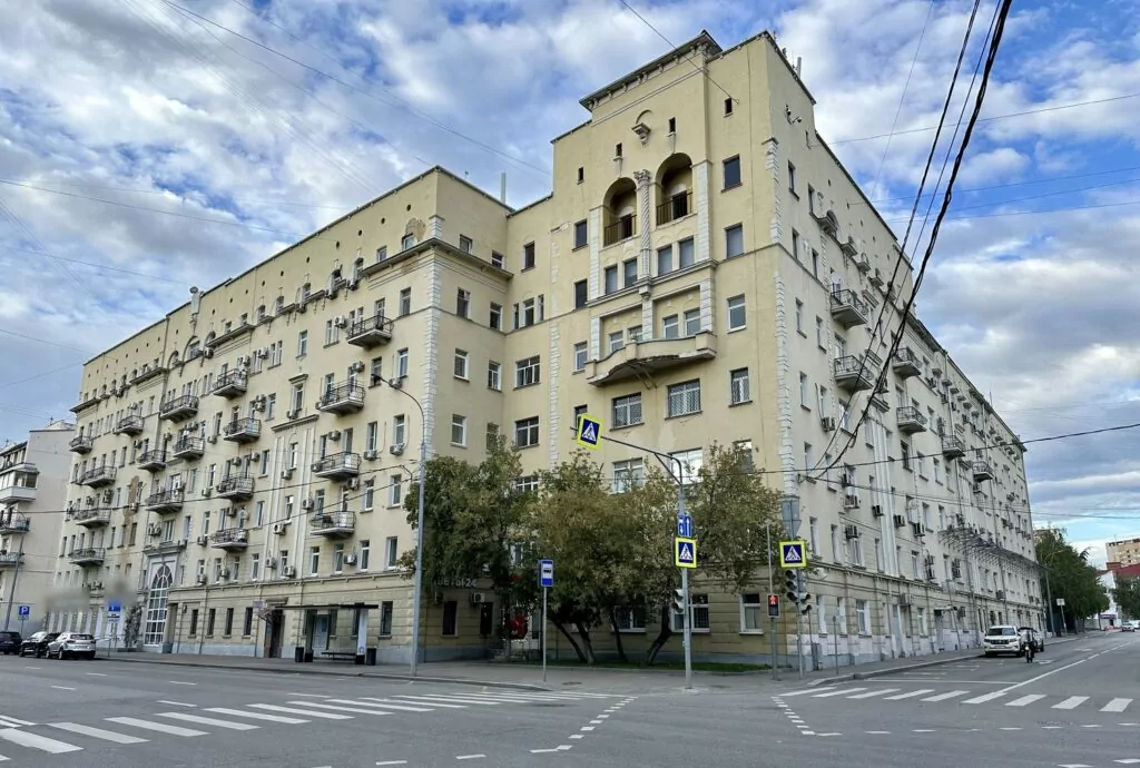 Марксистская &mdash; Пролетарская: &laquo;Воронцы&raquo;, &laquo;полуторка&raquo; и &laquo;рабочий с мобильником&raquo;  фото