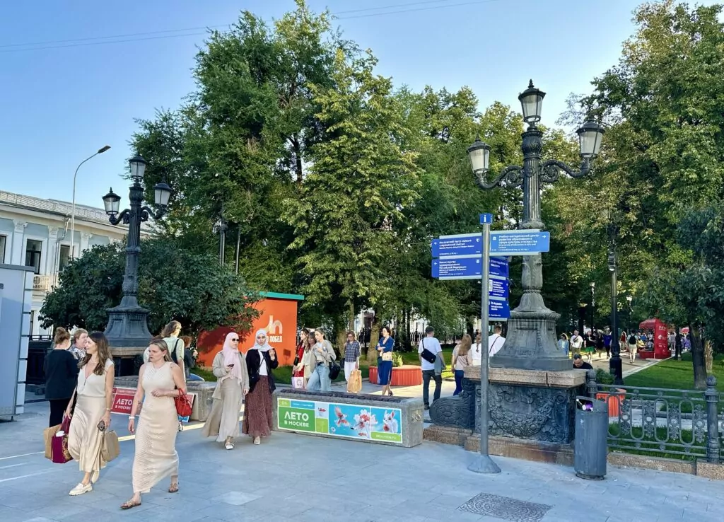 Тверская — Чистые пруды: вторая часть маршрута по аллеям Бульварного кольца Тверская — Чистые пруды: вторая часть маршрута по аллеям Бульварного кольца  фото