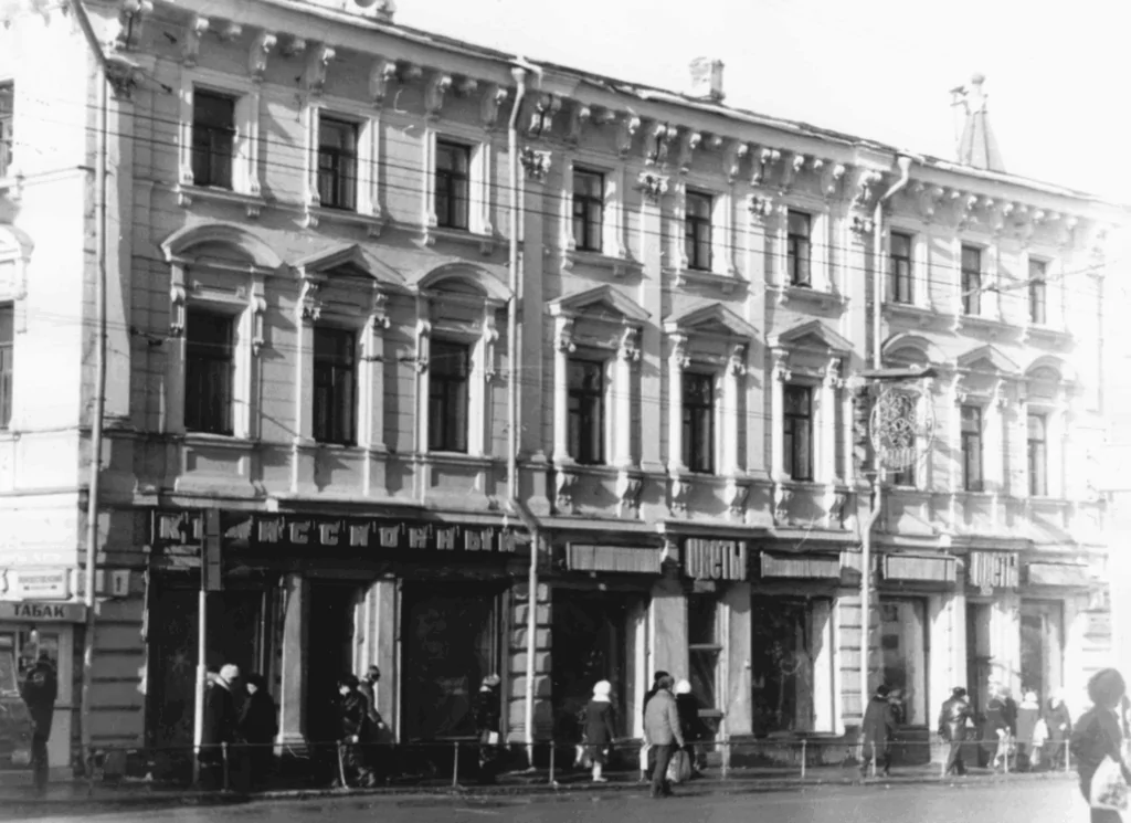 Тверская — Чистые пруды: вторая часть маршрута по аллеям Бульварного кольца Тверская — Чистые пруды: вторая часть маршрута по аллеям Бульварного кольца  фото