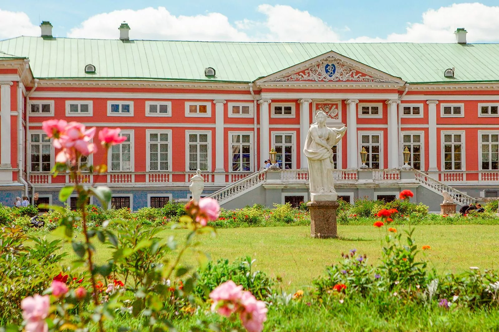 Сегодня одна из старейших усадеб Москвы празднует юбилей, фото