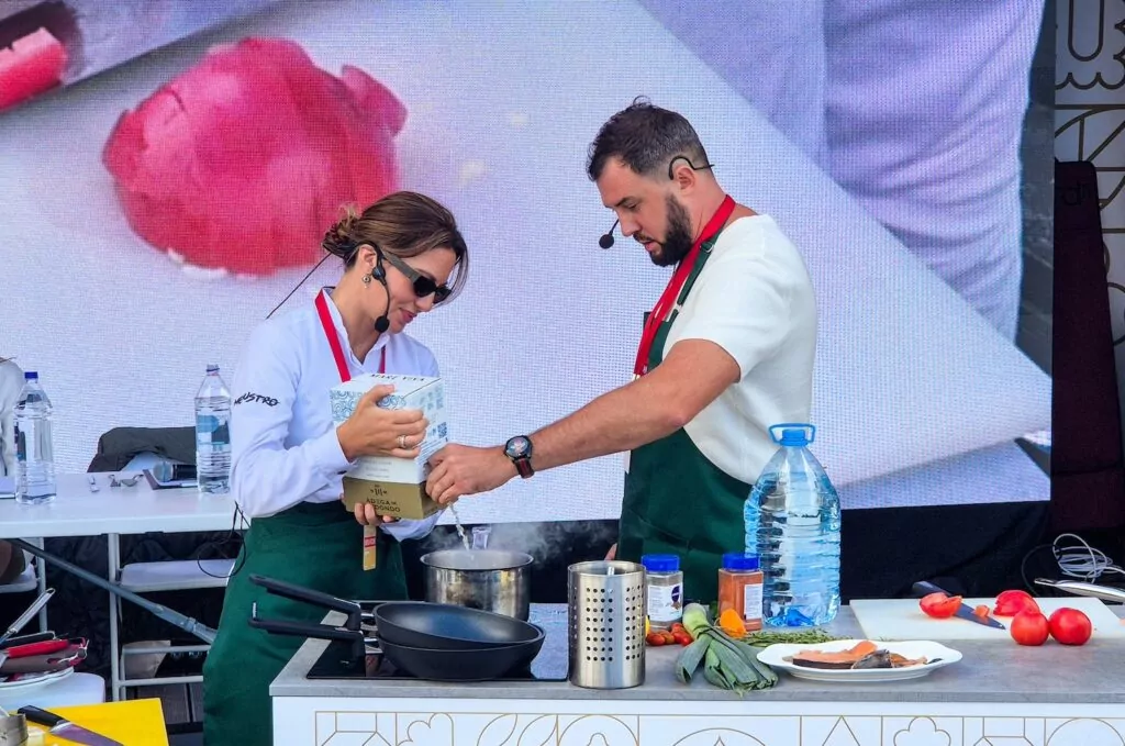 Вьются ароматы, играет джаз: на Манежной площади стартует фестиваль осенних вкусов Вьются ароматы, играет джаз: на Манежной площади стартует фестиваль осенних вкусов фото