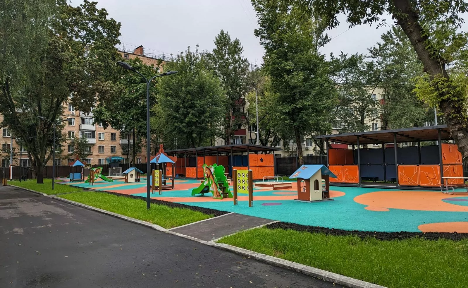 Территорию детсада комплексно благоустроили в Пресненском районе, фото