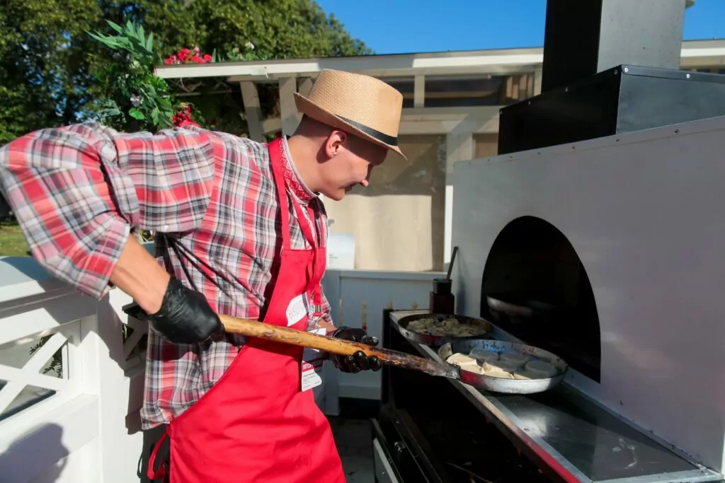 Вьются ароматы, играет джаз: на Манежной площади стартует фестиваль осенних вкусов Вьются ароматы, играет джаз: на Манежной площади стартует фестиваль осенних вкусов фото