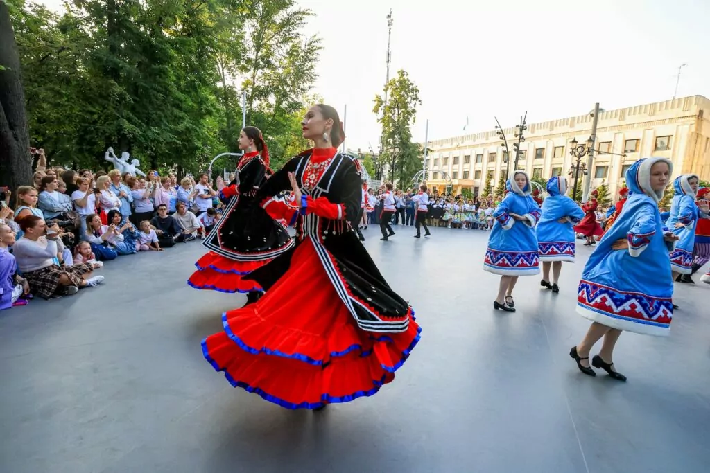 От танго до буги-вуги: гостей ждут на ярком празднике закрытия проекта &laquo;Улица. Танцы&raquo;  фото