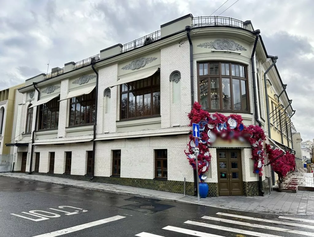 Баррикадная — Тверская: Шолом-Алейхем, Блок и Толстой  фото