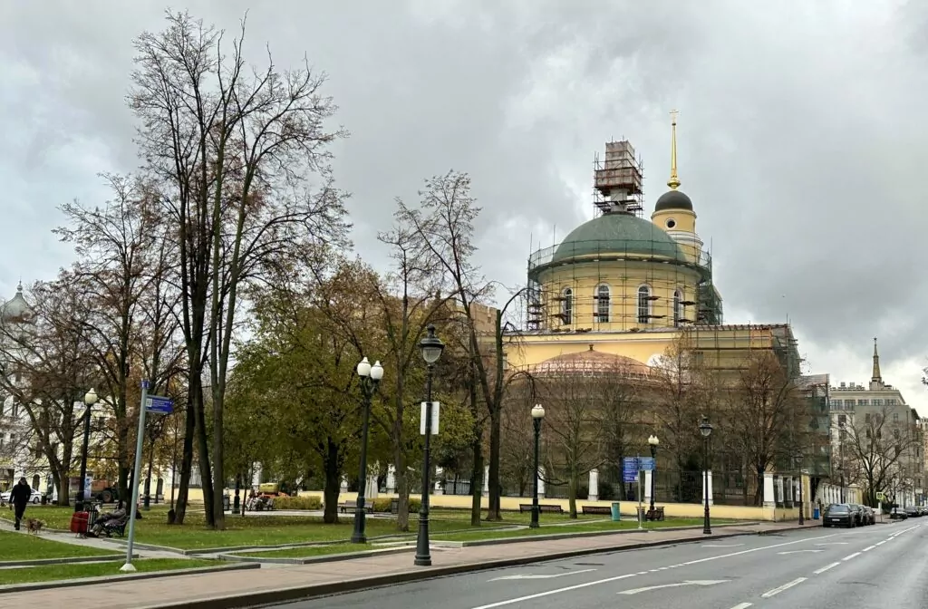 Баррикадная — Тверская: Шолом-Алейхем, Блок и Толстой  фото