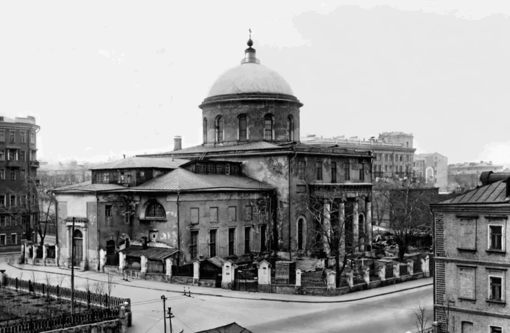 Баррикадная — Тверская: Шолом-Алейхем, Блок и Толстой  фото