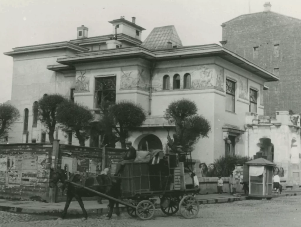 Баррикадная — Тверская: Шолом-Алейхем, Блок и Толстой  фото