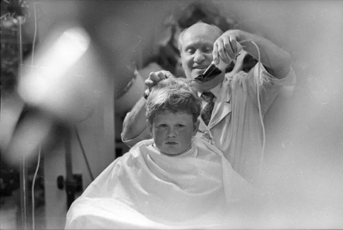 Роскошная «Чародейка», ряды сушуаров и автоматы с духами: как работали московские парикмахерские в советское время? Роскошная «Чародейка», ряды сушуаров и автоматы с духами: как работали московские парикмахерские в советское время?  фото