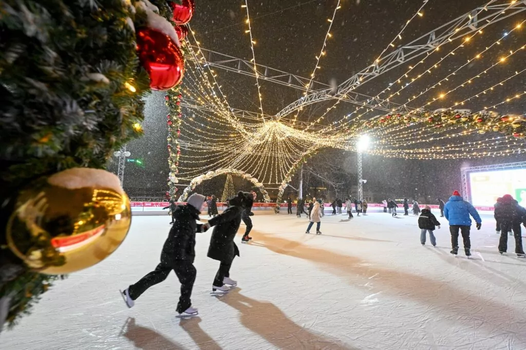 Катки «Московских сезонов» откроются 1 декабря во всех округах столицы  фото