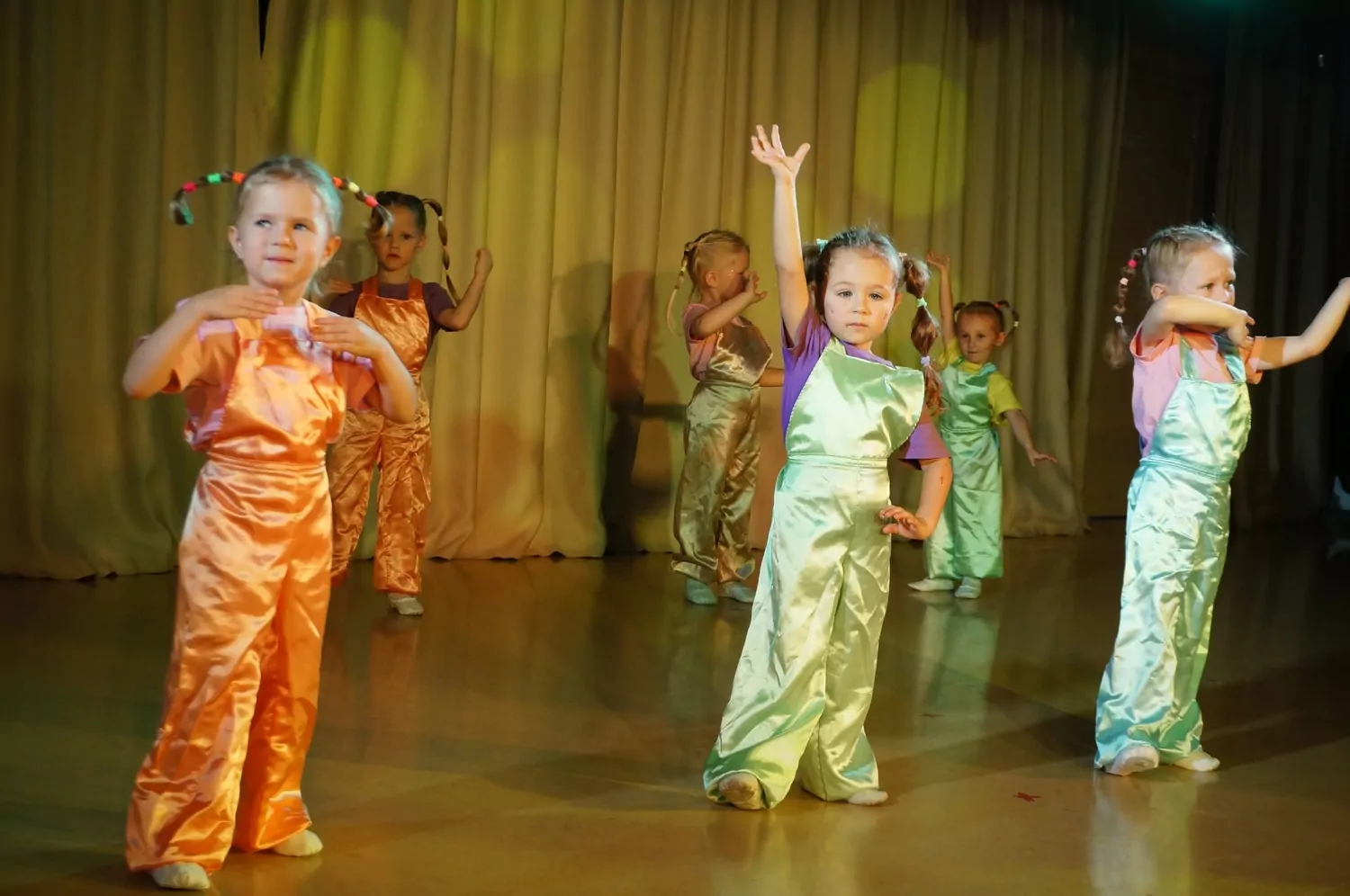 Досуговый центр «Атлант» проведет концерт ко Дню матери в Южном Бутово, фото