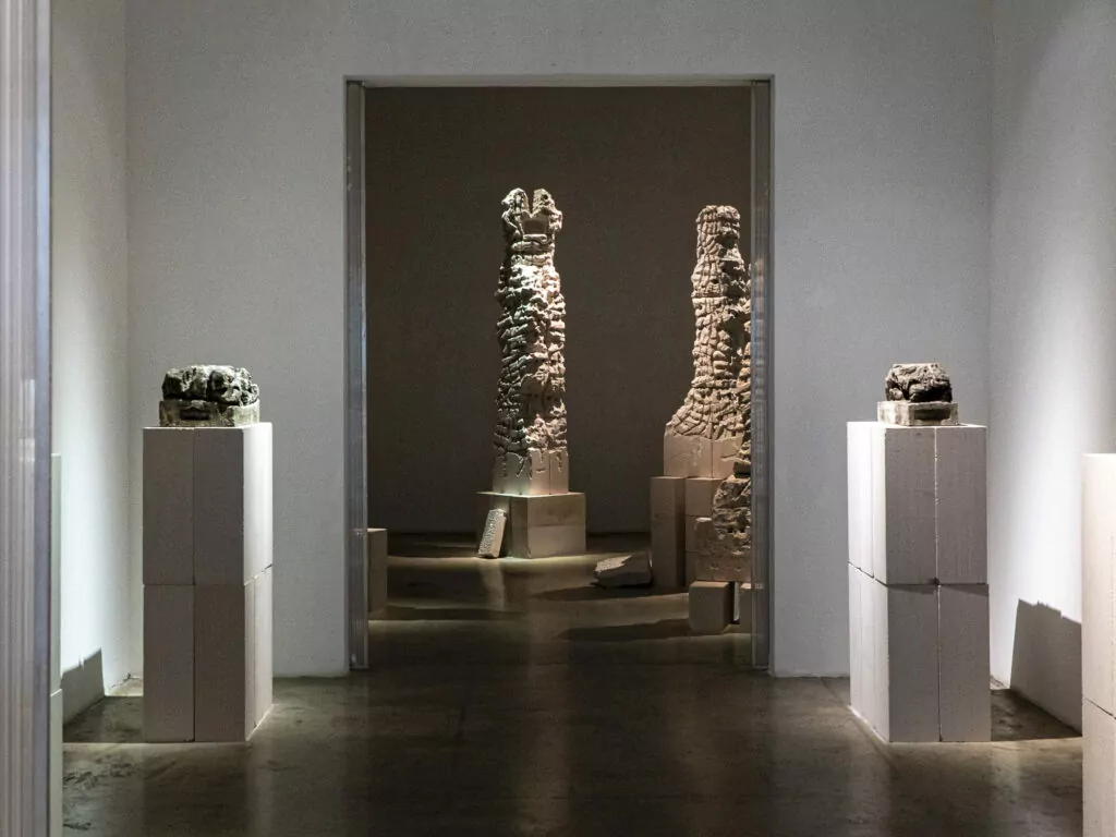 Древние руины, музыка советских кинокомпозиторов и тайский ресторан &mdash; куда пойти после работы  фото