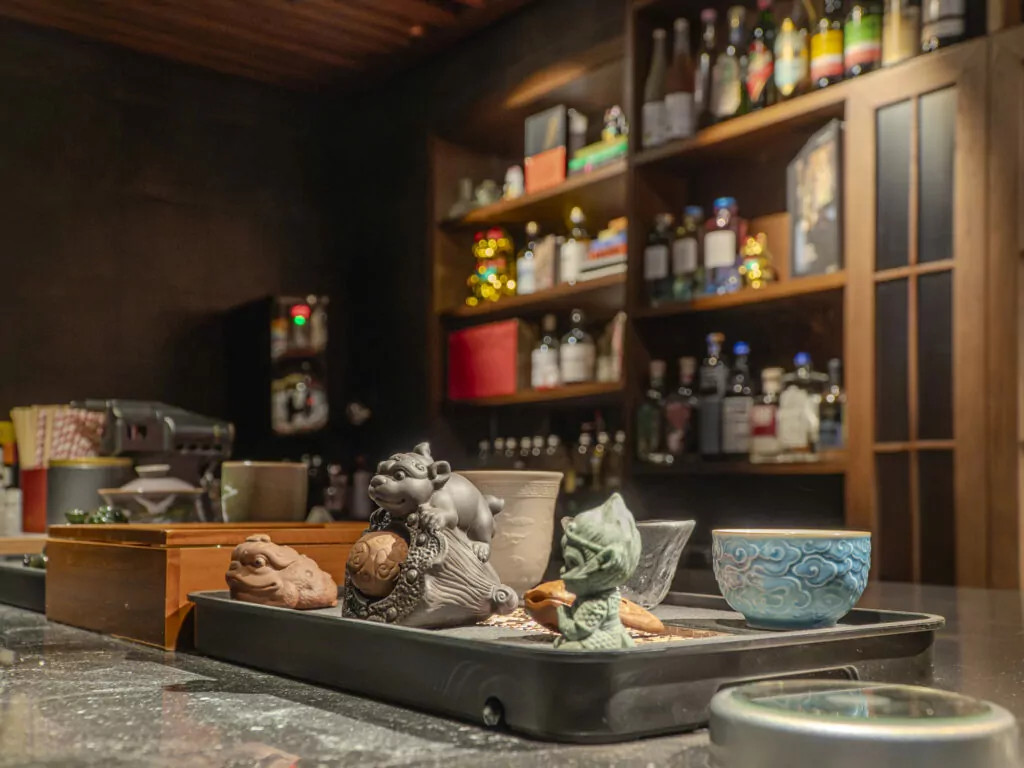 Бильярд в старейшем кинотеатре, модернизм в искусстве и ресторан для гедонистов — куда пойти после работы Бильярд в старейшем кинотеатре, модернизм в искусстве и ресторан для гедонистов — куда пойти после работы фото