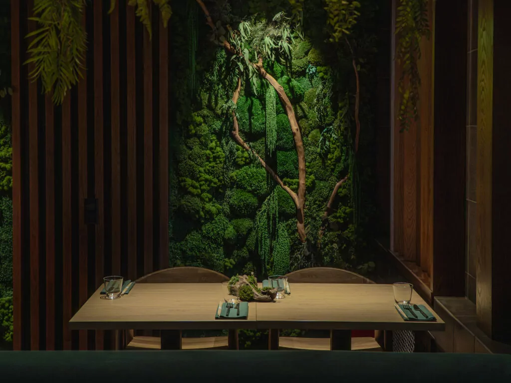 Бильярд в старейшем кинотеатре, модернизм в искусстве и ресторан для гедонистов — куда пойти после работы Бильярд в старейшем кинотеатре, модернизм в искусстве и ресторан для гедонистов — куда пойти после работы фото