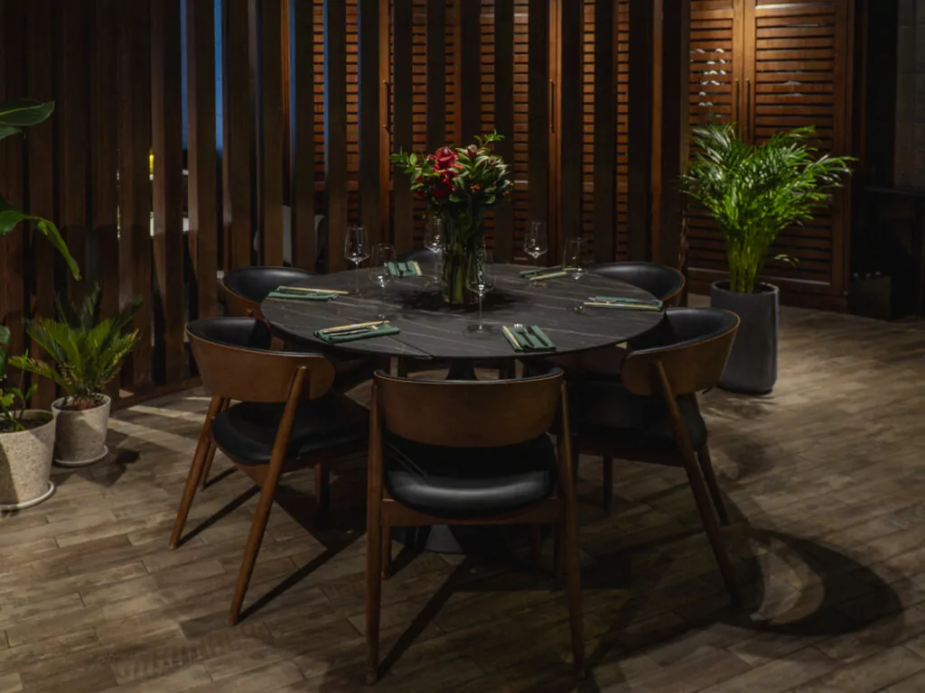 Бильярд в старейшем кинотеатре, модернизм в искусстве и ресторан для гедонистов — куда пойти после работы Бильярд в старейшем кинотеатре, модернизм в искусстве и ресторан для гедонистов — куда пойти после работы фото