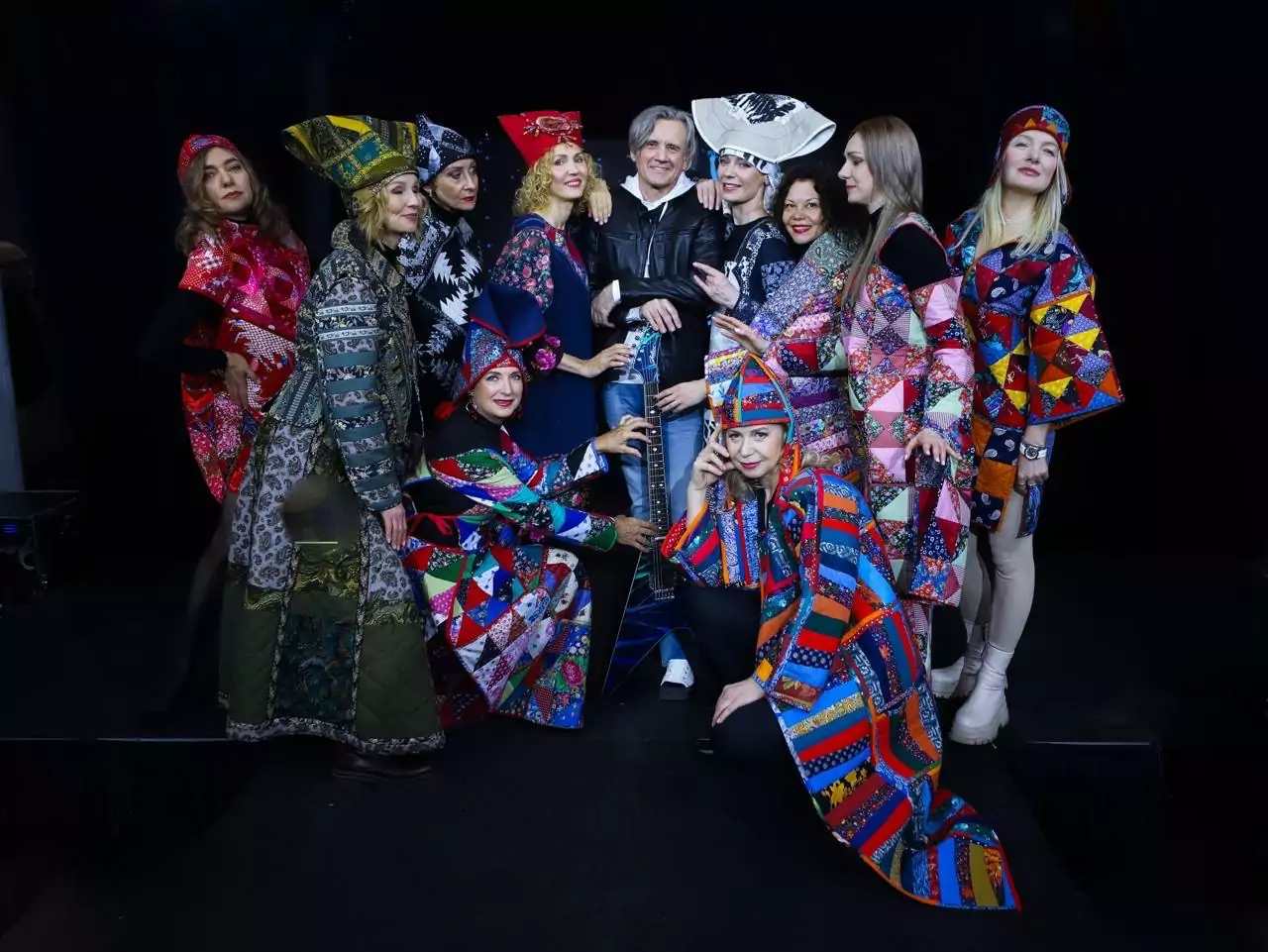 Выставка «Двенадцать» откроется 12 ноября в клубном центре «Отражение», фото