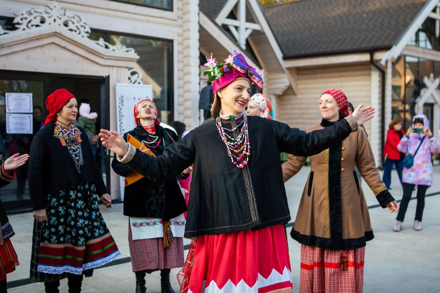 Народные гуляния «Русский двор» устроят в Ивановском, фото