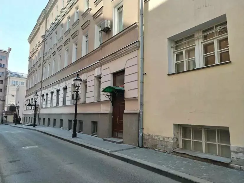 Крупное помещение для бизнеса в ЦАО выставлено на торги, фото