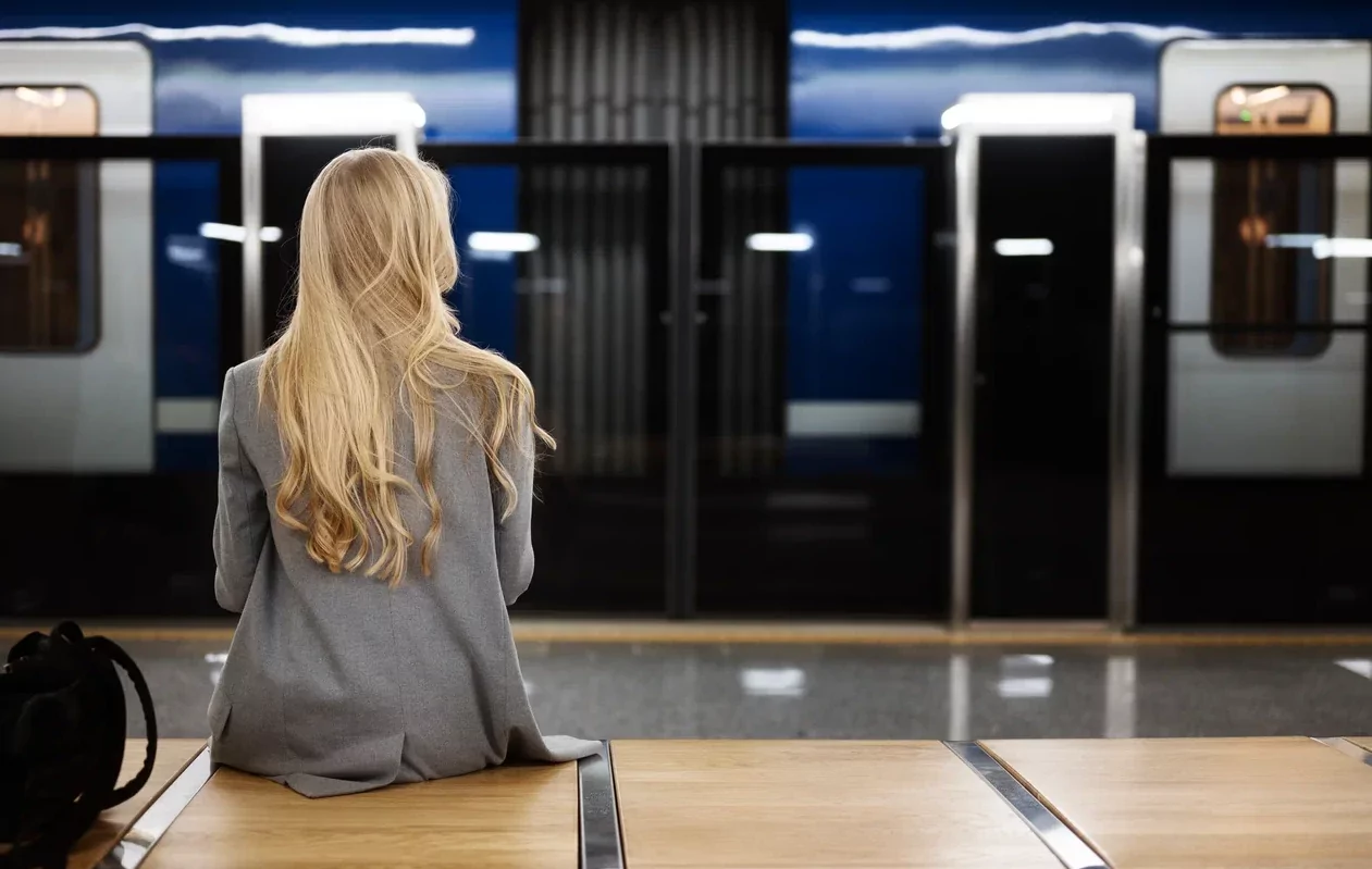 Выставка «Город под землей» откроется в клубе «Солнечный» к 70-летию ленинградского метрополитена, фото