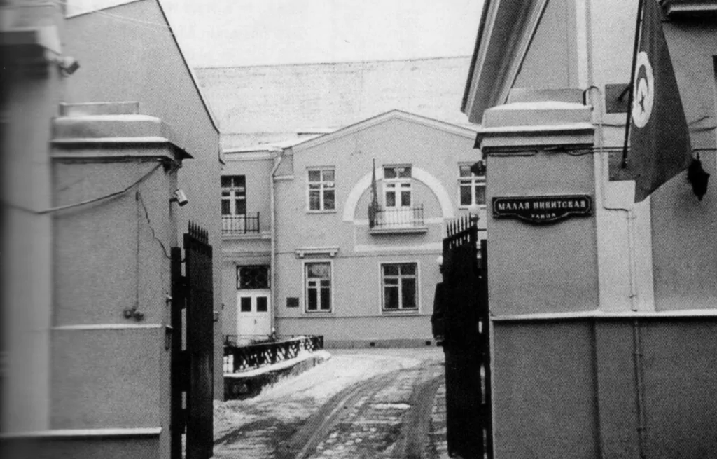 Тверская — Баррикадная: Патриаршие без «Патриков». Часть 1 Тверская — Баррикадная: Патриаршие без «Патриков». Часть 1 фото