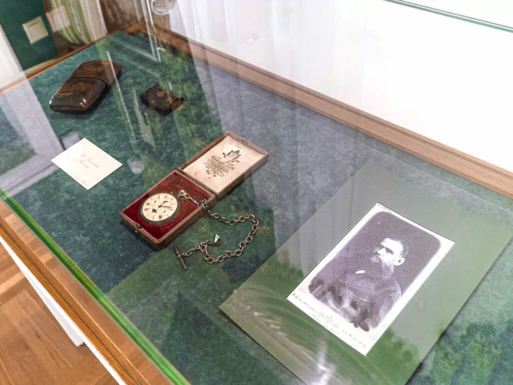 Ресторан в стиле прованс, фестиваль &laquo;Золотой гранат&raquo; и семейная жизнь Льва Толстого &mdash; куда пойти после работы  фото