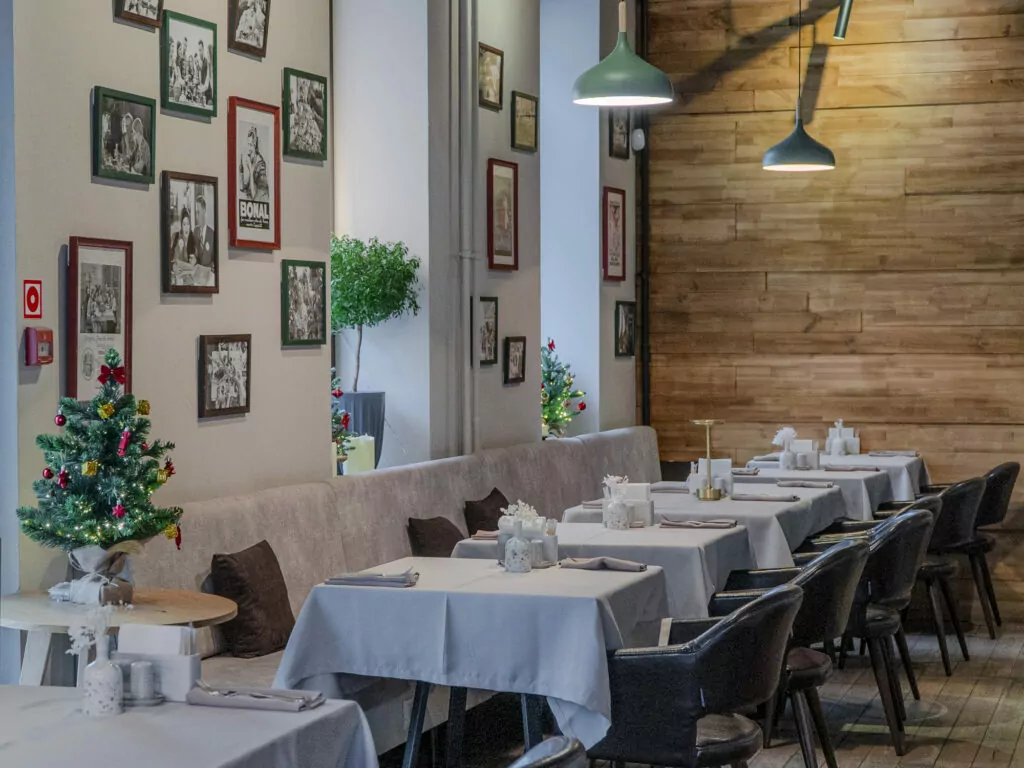 Ресторан в стиле прованс, фестиваль &laquo;Золотой гранат&raquo; и семейная жизнь Льва Толстого &mdash; куда пойти после работы  фото