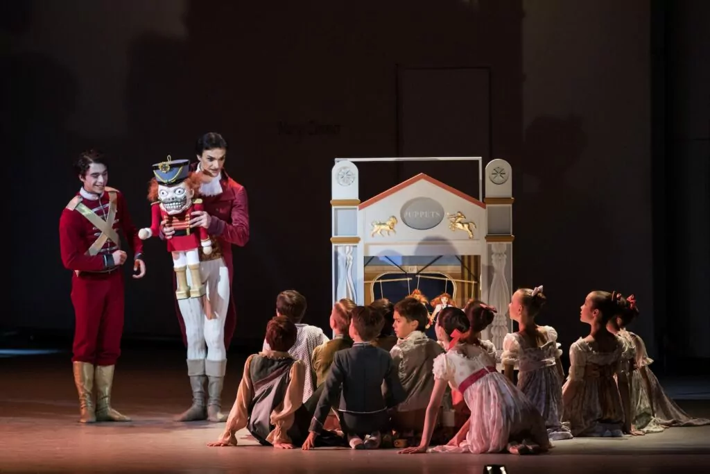 Новогодние праздники в Москве &mdash; куда пойти за атмосферой волшебства  фото