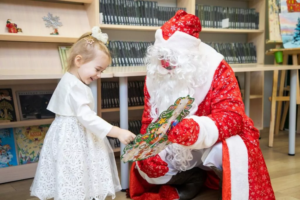 Новогодний бал подготовили для жителей Восточного округа  фото