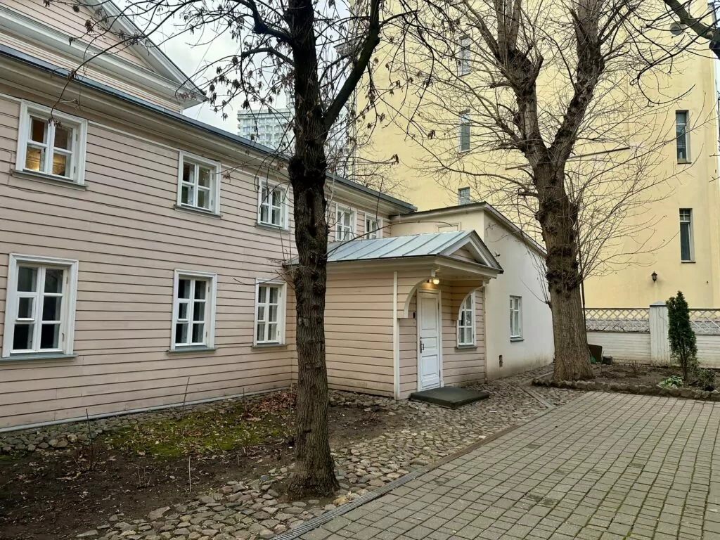 Арбатская &mdash; Баррикадная: не молчавшая Молчановка  фото