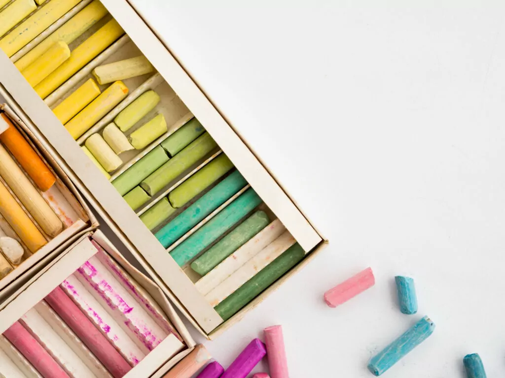 Рисунки пастелью, китайские свитки и необистро &mdash; куда пойти после работы  фото