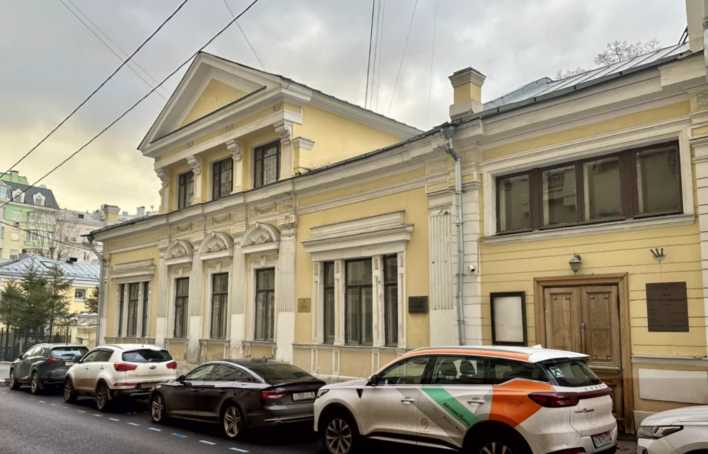 Арбатская &mdash; Баррикадная: не молчавшая Молчановка  фото