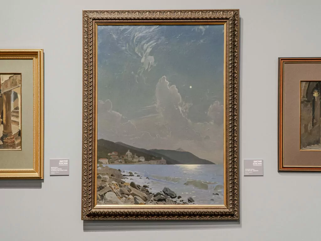 Оперные шедевры в библиотеке, выставка российских художников и семейный ресторан &mdash; куда пойти после работы  фото