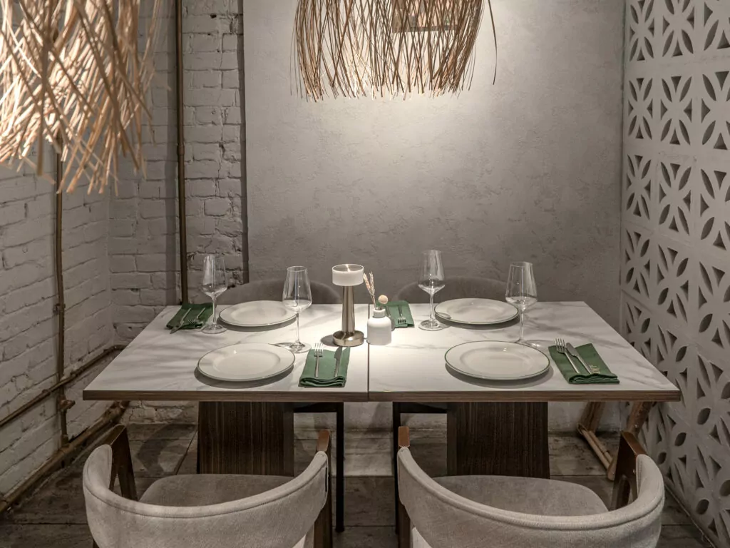 Фестиваль документального кино, итальянская остерия и выставка индийских тканей &mdash; куда пойти после работы  фото