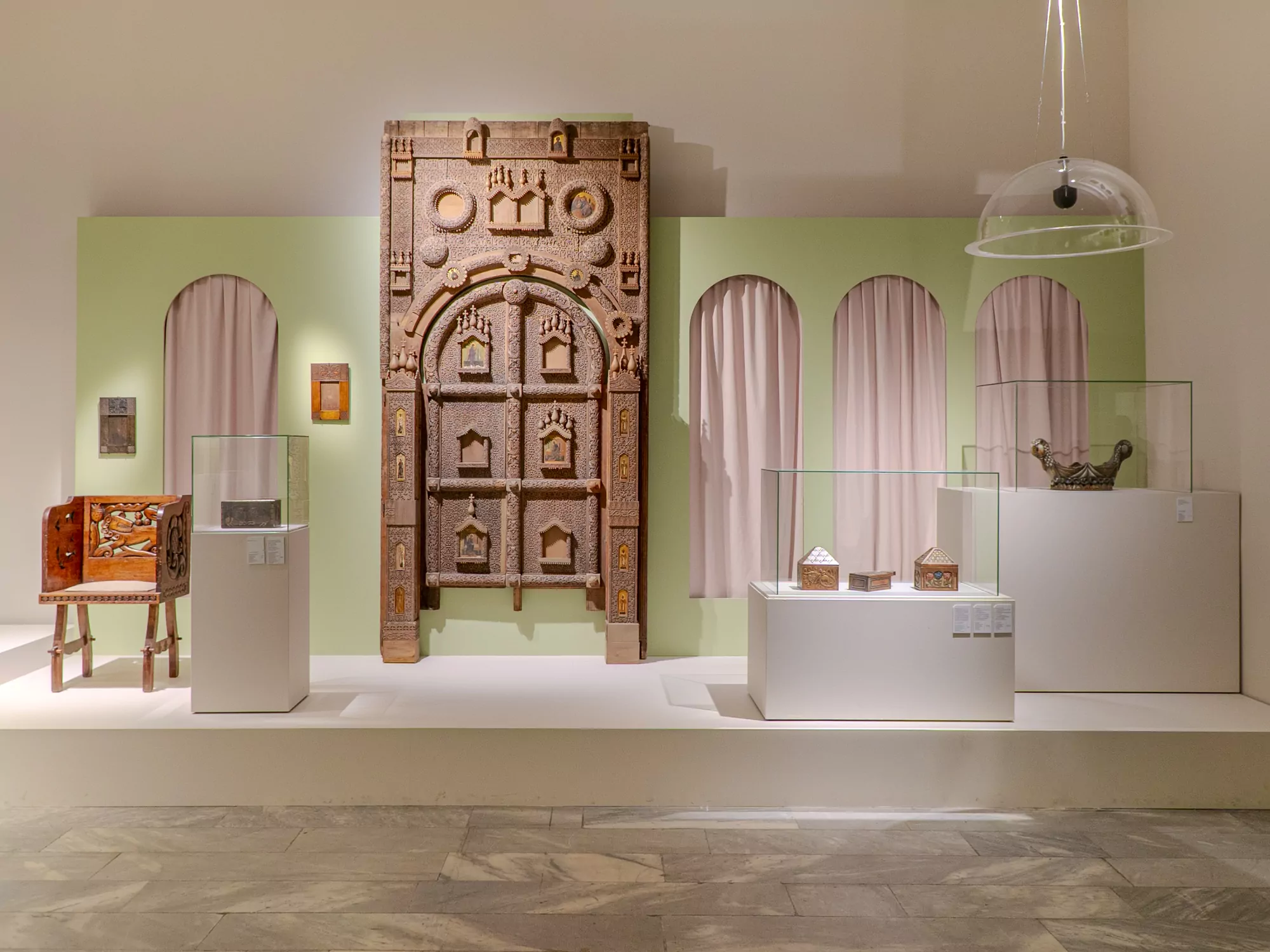 Выставка «От ткани до космоса. Авангардистки дизайна» во Всероссийском музее декоративного искусства