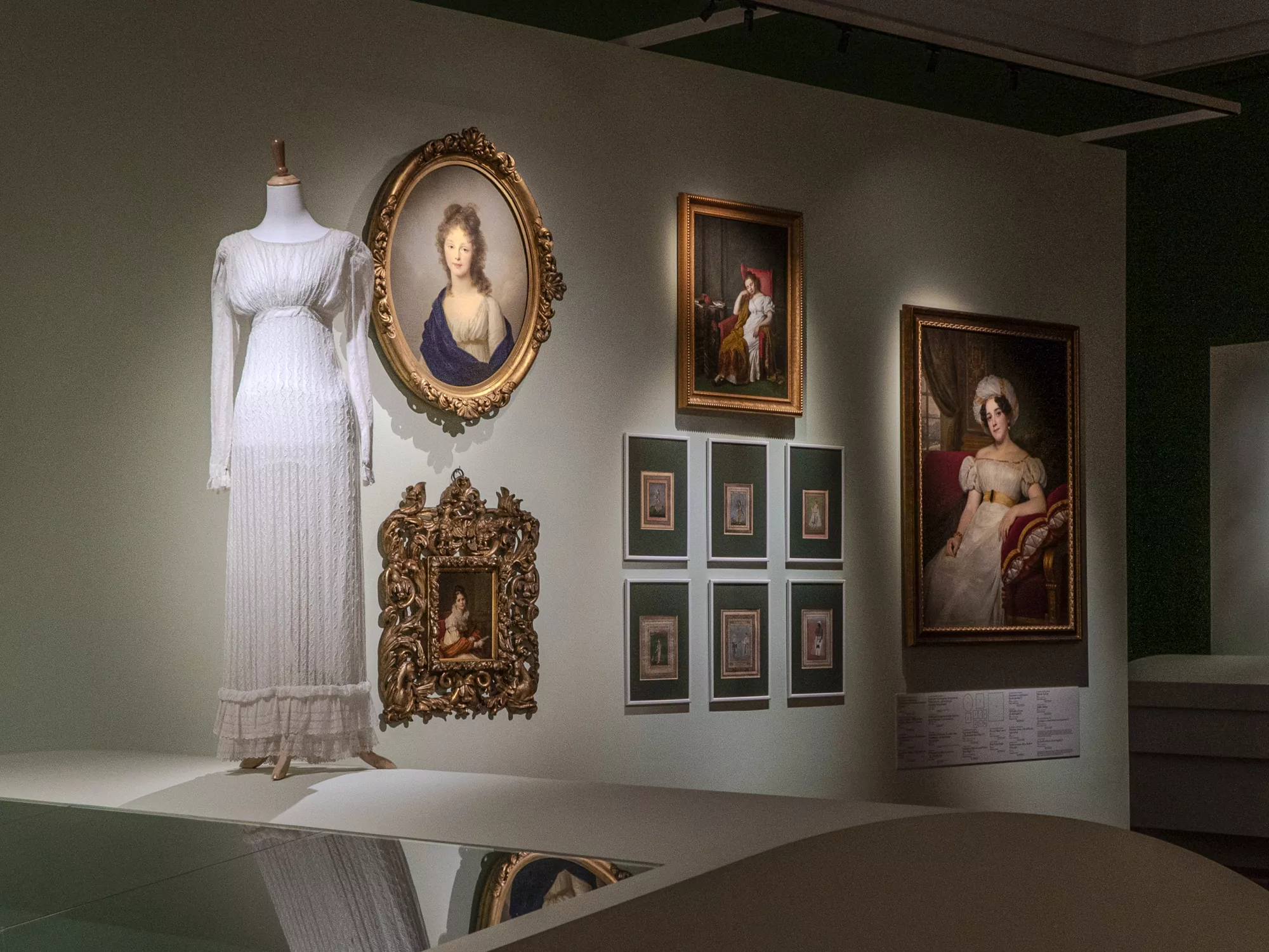 Выставка «Индия. Ткань времени» в Большом дворце музея-заповедника «Царицыно»