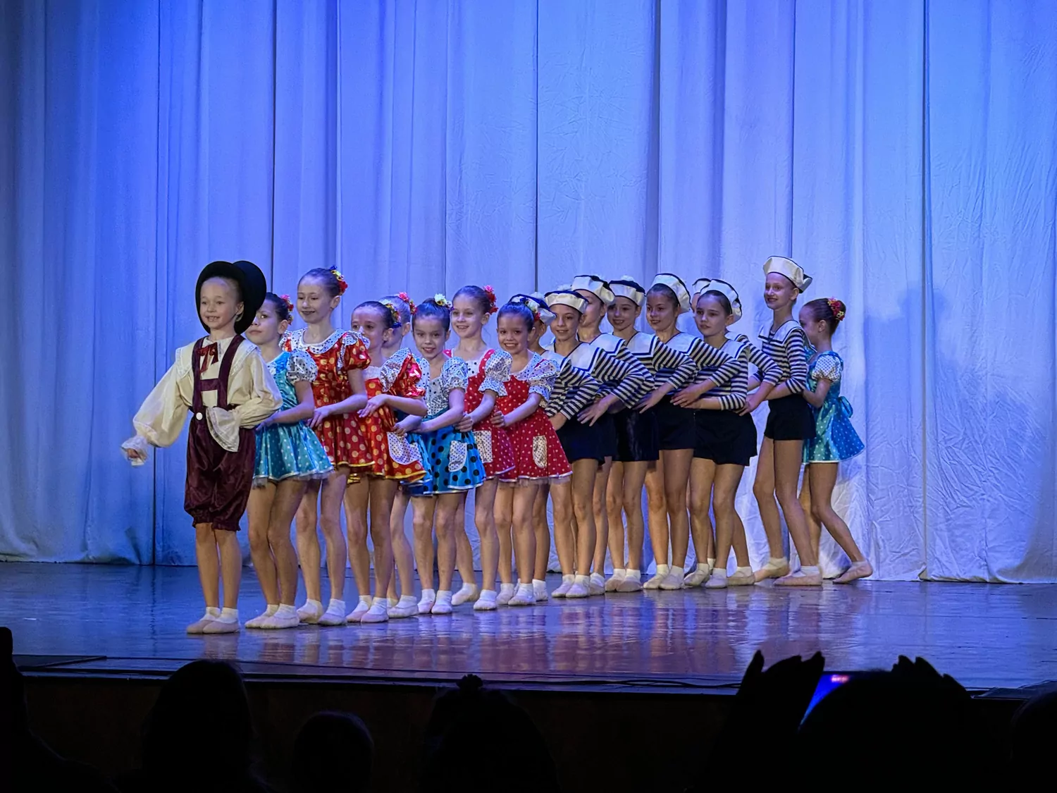 Концерт «Прелюдия» с народными, эстрадными и современными танцами состоялся в Нагорном, фото