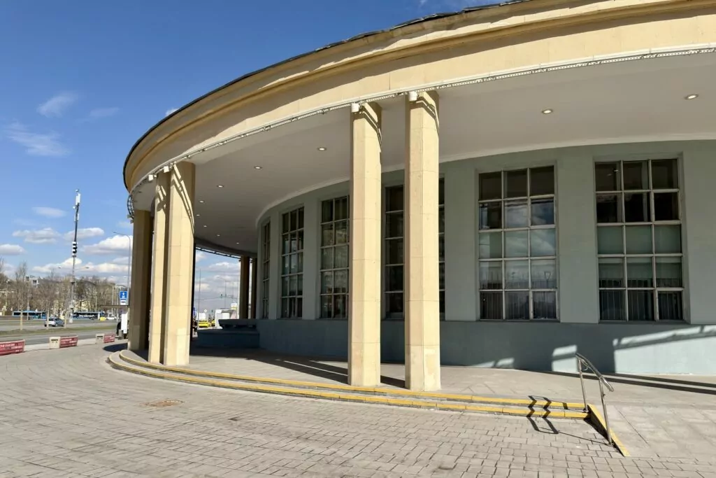 Университет — Новаторская: Данте и борьба с архитектурными излишествами Университет — Новаторская: Данте и борьба с архитектурными излишествами фото