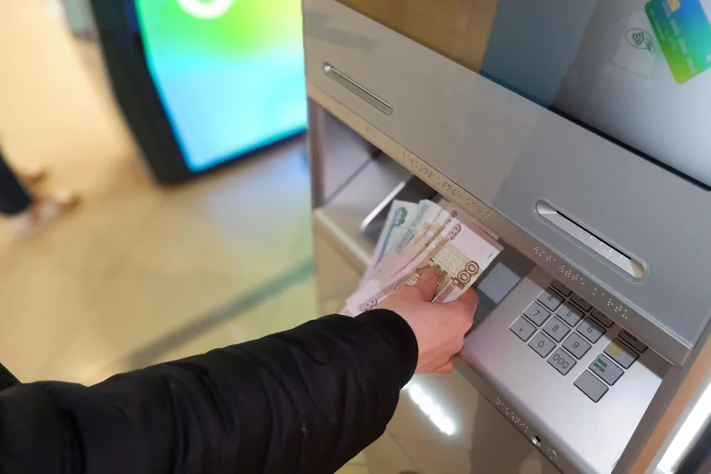 Средняя зарплата в Москве приближается к 190 тысячам рублей, фото