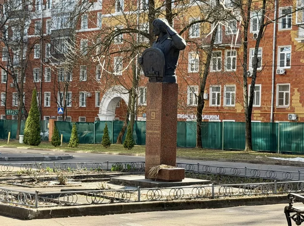 Университет — Новаторская: Данте и борьба с архитектурными излишествами Университет — Новаторская: Данте и борьба с архитектурными излишествами фото