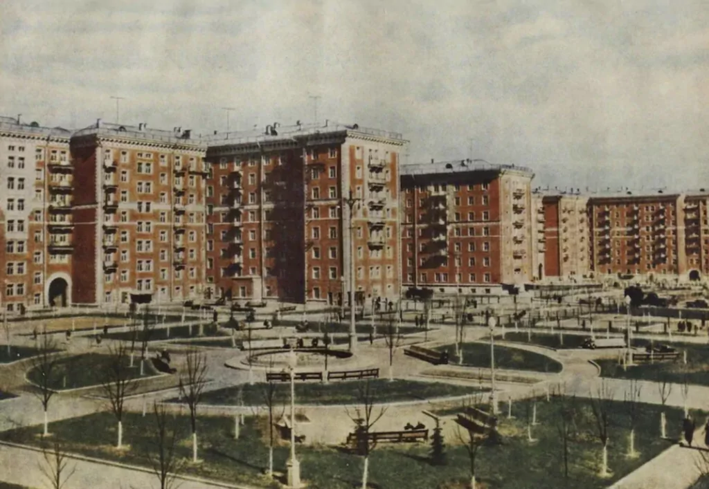 Университет — Новаторская: Данте и борьба с архитектурными излишествами Университет — Новаторская: Данте и борьба с архитектурными излишествами фото