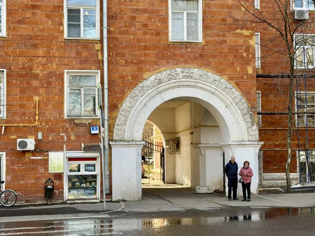 Университет — Новаторская: Данте и борьба с архитектурными излишествами Университет — Новаторская: Данте и борьба с архитектурными излишествами фото