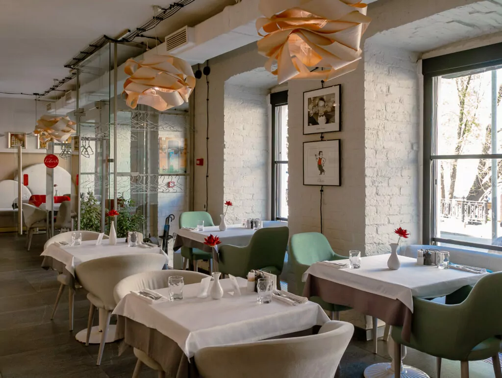 Гараж космонавта, авангард начала XX века и домашняя паста — куда пойти после работы Гараж космонавта, авангард начала XX века и домашняя паста — куда пойти после работы фото