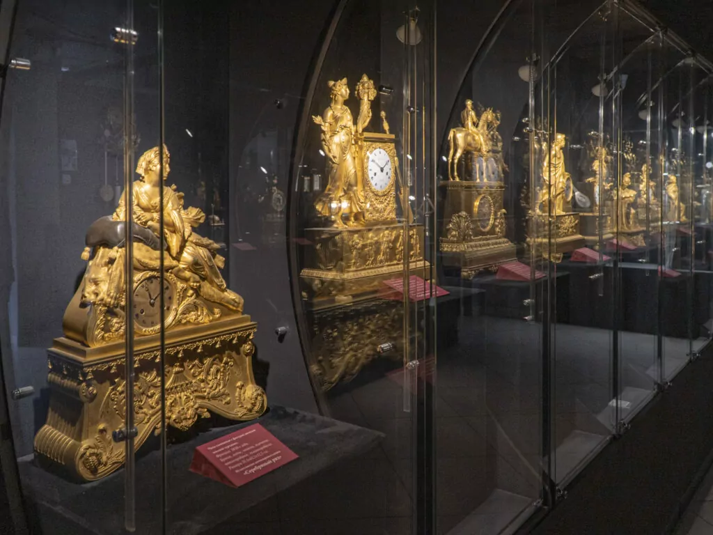 Музей времени и часов, мюзикл &laquo;Король Артур&raquo; и рыбный ресторан &mdash; куда пойти после работы  фото