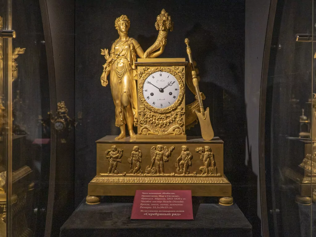 Музей времени и часов, мюзикл &laquo;Король Артур&raquo; и рыбный ресторан &mdash; куда пойти после работы  фото