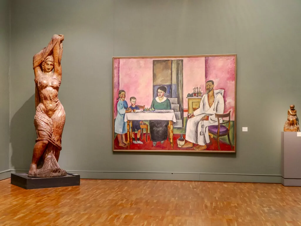 Гараж космонавта, авангард начала XX века и домашняя паста — куда пойти после работы Гараж космонавта, авангард начала XX века и домашняя паста — куда пойти после работы фото