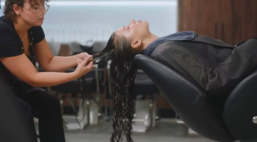 Порядок прядей: как навести порядок на голове с любыми типами волос  фото